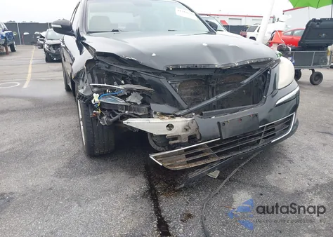 2013 Hyundai Genesis 3.8 z USA, uszkodzony, nr VIN KMHGC4DD8DU256567